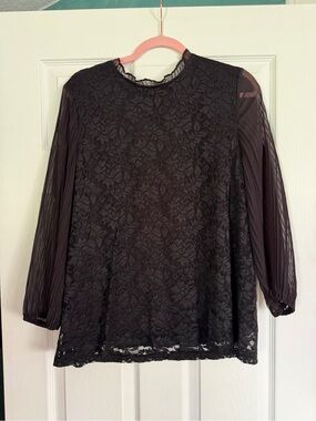 Cable & Gauge Black Floral Lace Blouse with Sheer Pleated Sleeves